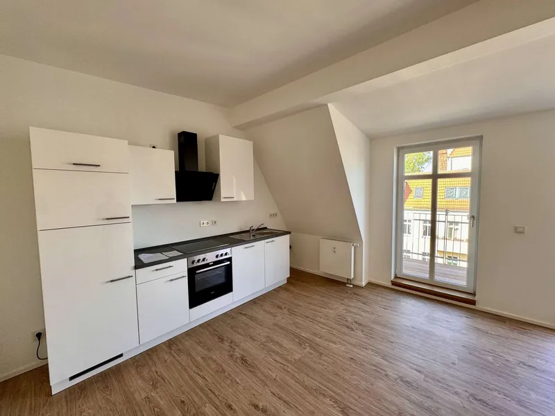 2-ZIMMER-BAU-DACHGESCHOSS MIT TERRASSE – EINBAUKÜCHE INCL. GESCHIRRSPÜLER - SOFORTBEZUG! — photo 1